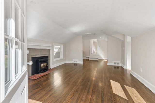 96 King St, Littleton, MA 01460