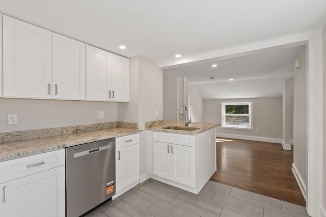 96 King St, Littleton, MA 01460