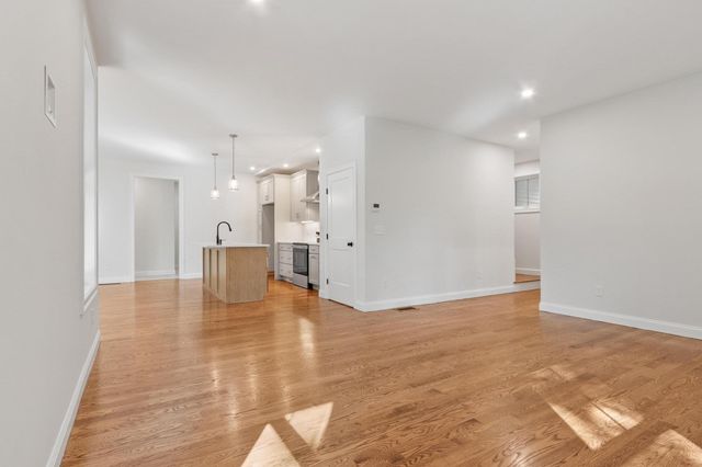 96 King St, Littleton, MA 01460
