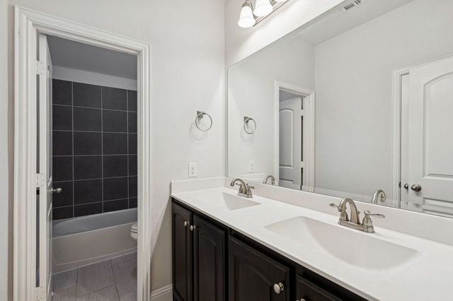 5448 Tuxbury Pond Drive, Fort Worth, TX 76179