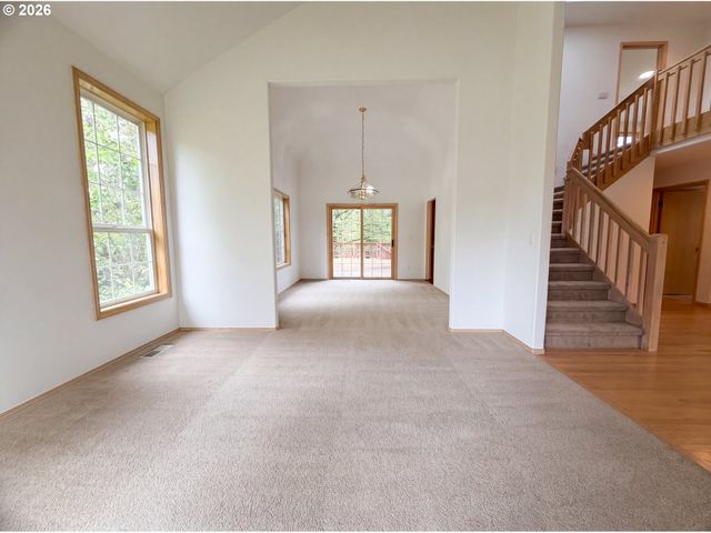 14292 Se MEADOWS Ln, Clackamas, OR 97015