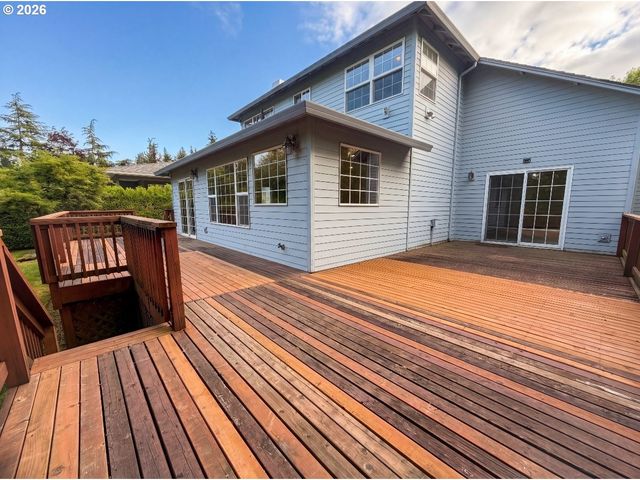 14292 Se MEADOWS Ln, Clackamas, OR 97015