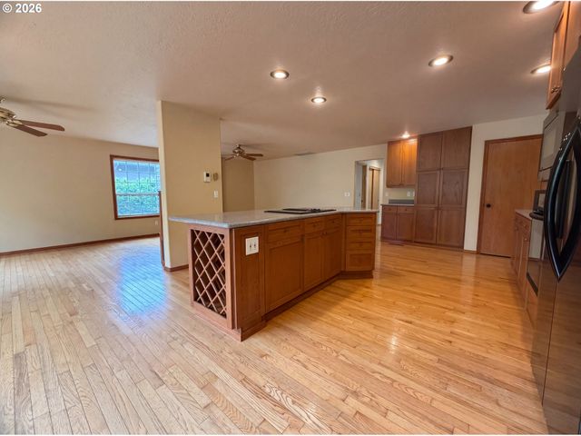 14292 Se MEADOWS Ln, Clackamas, OR 97015