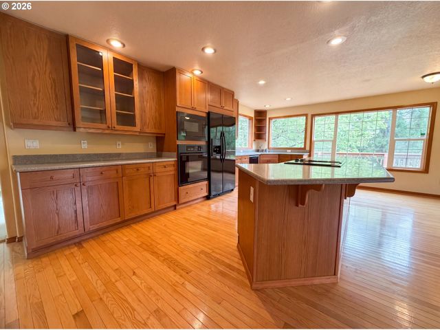 14292 Se MEADOWS Ln, Clackamas, OR 97015