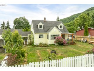 76830 SCHROEDER Rd, Clatskanie, OR 97016
