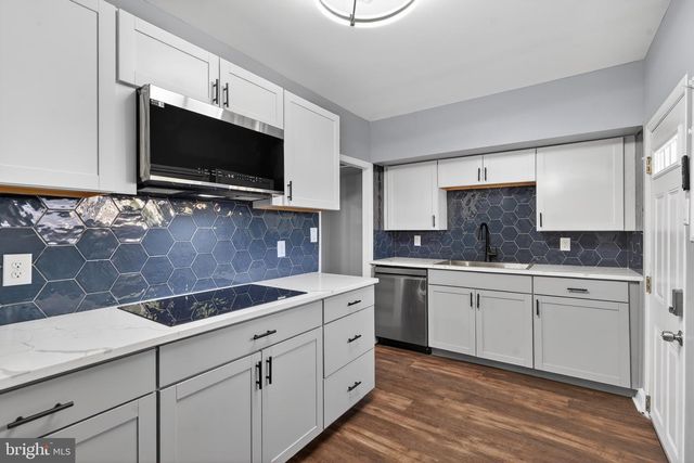 136 5TH AVE, Pitman, NJ 08071
