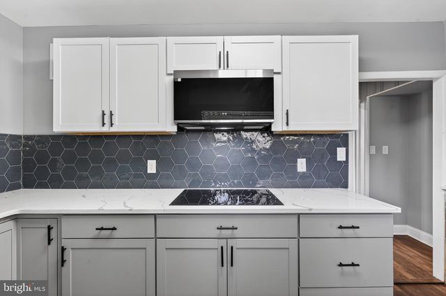 136 5TH AVE, Pitman, NJ 08071