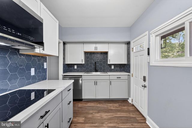 136 5TH AVE, Pitman, NJ 08071