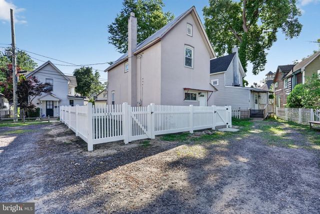 136 5TH AVE, Pitman, NJ 08071