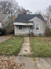 9051 Auburn Street, Detroit, MI 48228