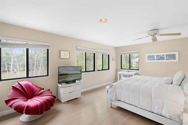 6 Wagon Lane, East Hampton, NY 11937