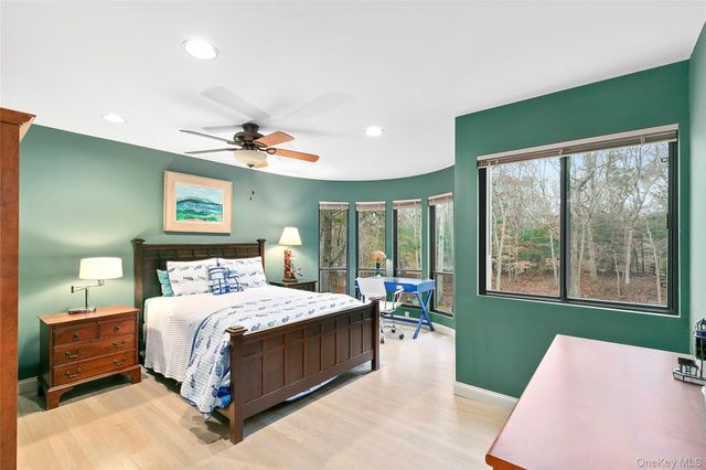 6 Wagon Lane, East Hampton, NY 11937