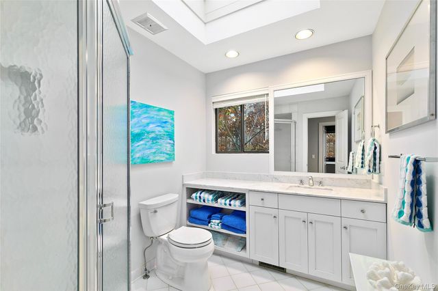 6 Wagon Lane, East Hampton, NY 11937