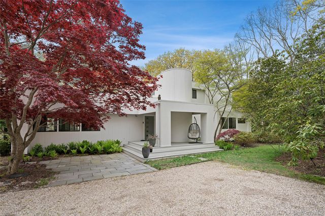 6 Wagon Lane, East Hampton, NY 11937