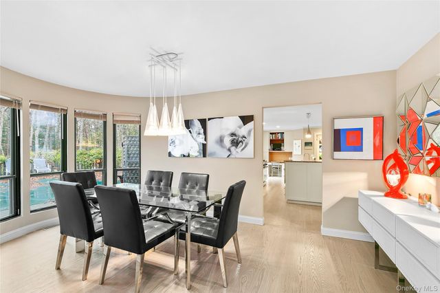 6 Wagon Lane, East Hampton, NY 11937