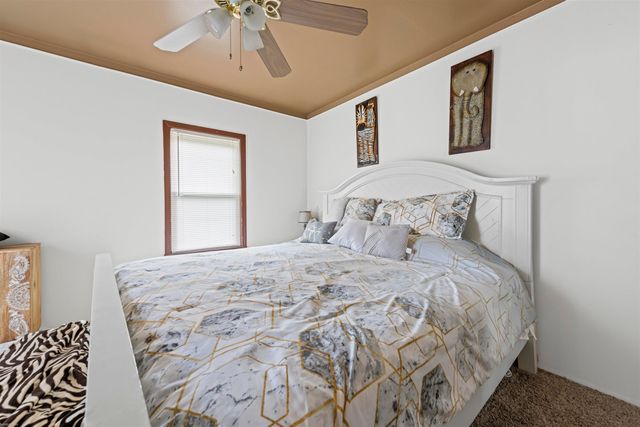 19130 Kenosha Street, Harper Woods, MI 48225