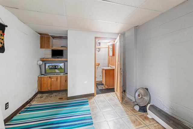 19130 Kenosha Street, Harper Woods, MI 48225
