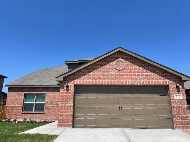 210 Drifter Drive, Newark, TX 76071