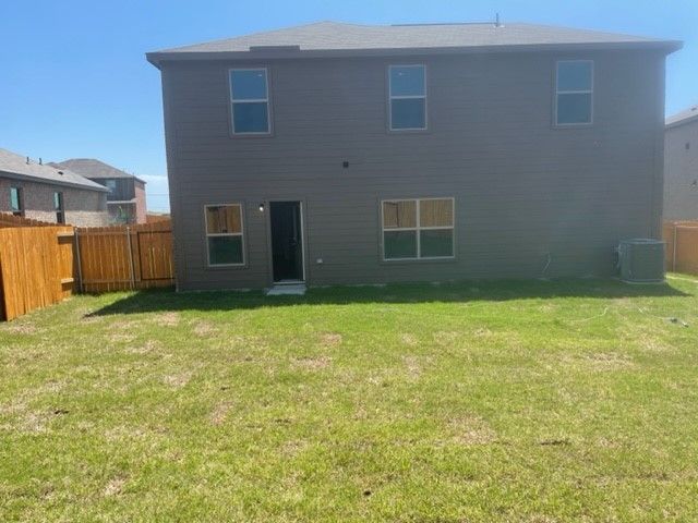210 Drifter Drive, Newark, TX 76071