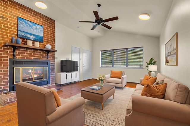 17831 W Fm 1097, Montgomery, TX 77356