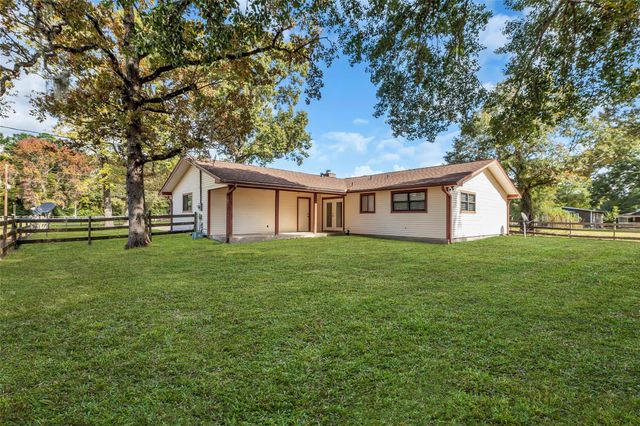 17831 W Fm 1097, Montgomery, TX 77356