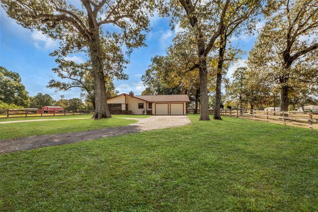 17831 W Fm 1097, Montgomery, TX 77356
