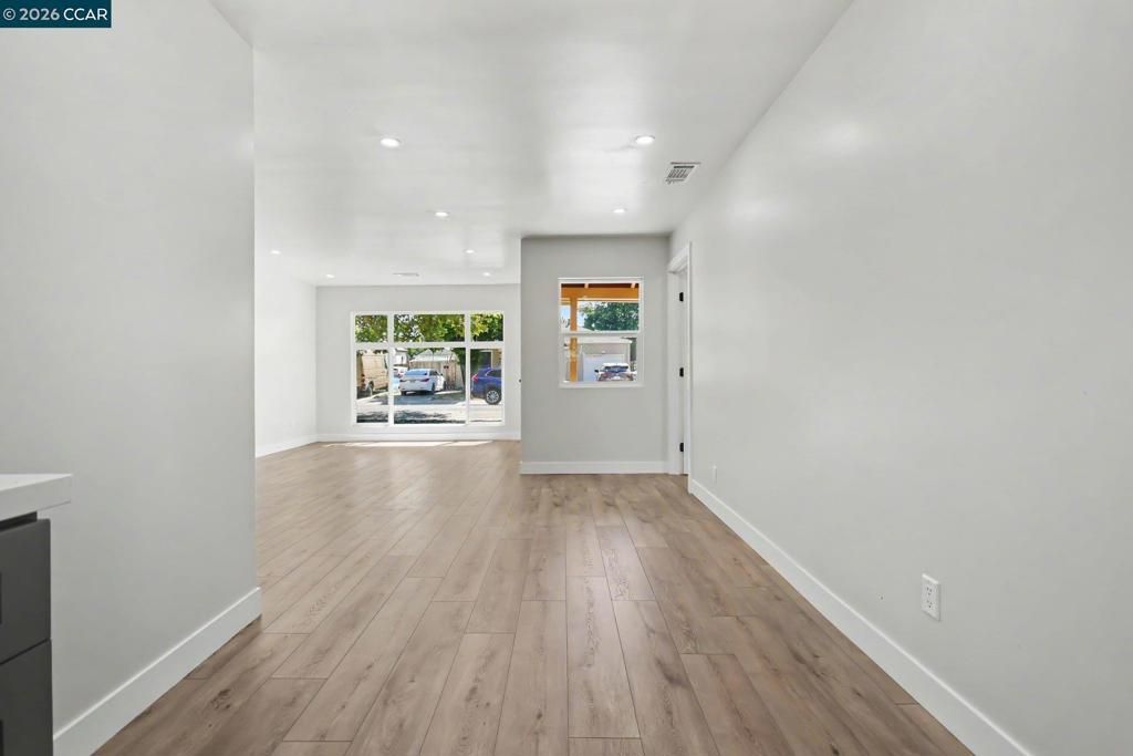 Image 11 of property listing at 1023 Caldwell Ave, Vallejo, CA 94591