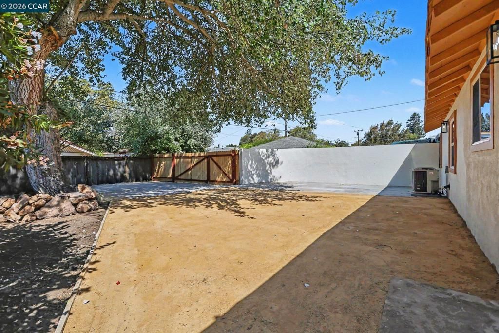 Image 31 of property listing at 1023 Caldwell Ave, Vallejo, CA 94591