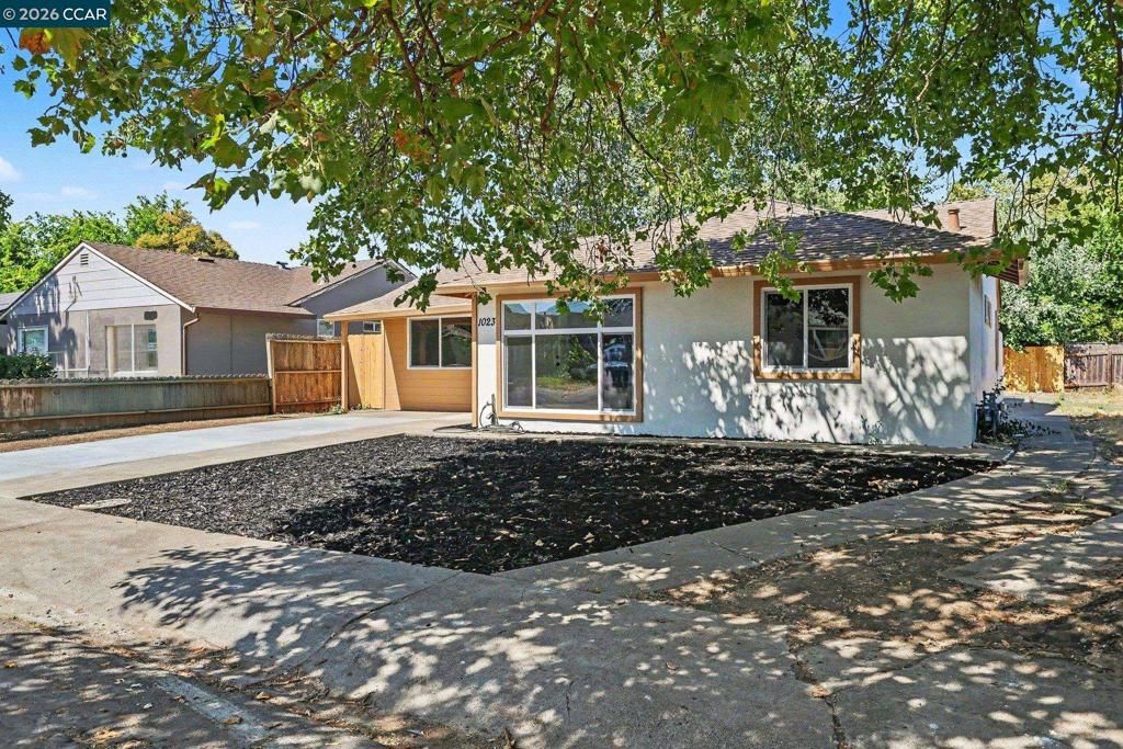 Image 4 of property listing at 1023 Caldwell Ave, Vallejo, CA 94591