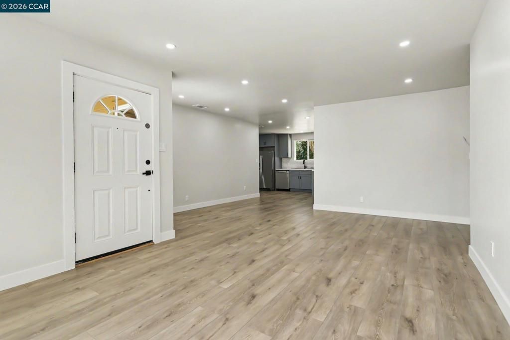 Image 5 of property listing at 1023 Caldwell Ave, Vallejo, CA 94591