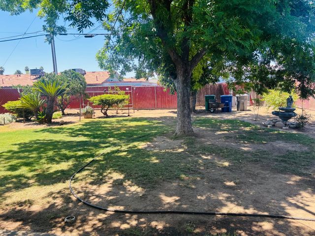 1153 N Pecan Avenue, Reedley, CA 93654
