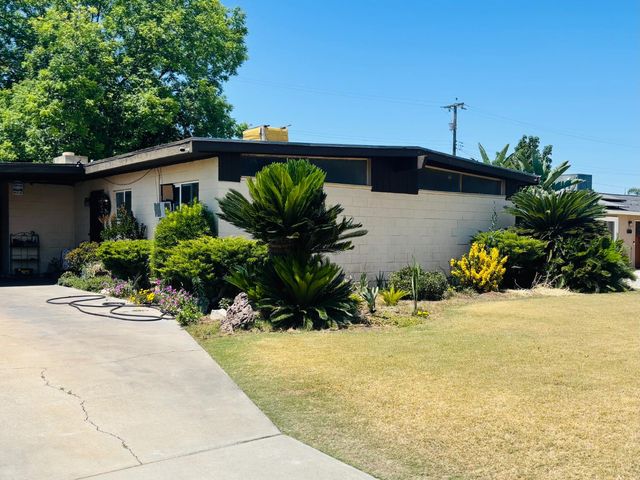 1153 N Pecan Avenue, Reedley, CA 93654
