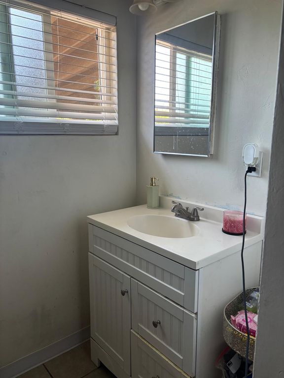 Image 8 of property listing at 1153 N Pecan Avenue, Reedley, CA 93654
