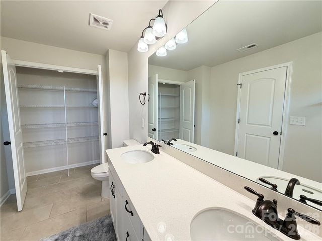 9233 Northfield Crossing Drive, Charlotte, NC 28269