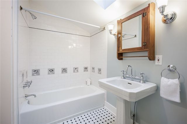 275 Yarmouth Road, Rochester, NY 14610