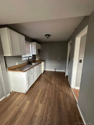 8701 Toepfer Road, Warren, MI 48089