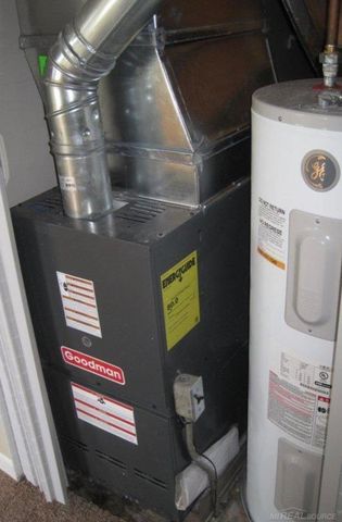 8701 Toepfer Road, Warren, MI 48089