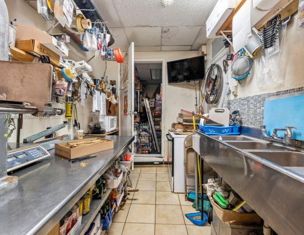 715 N State Road 7, Margate, FL 33063