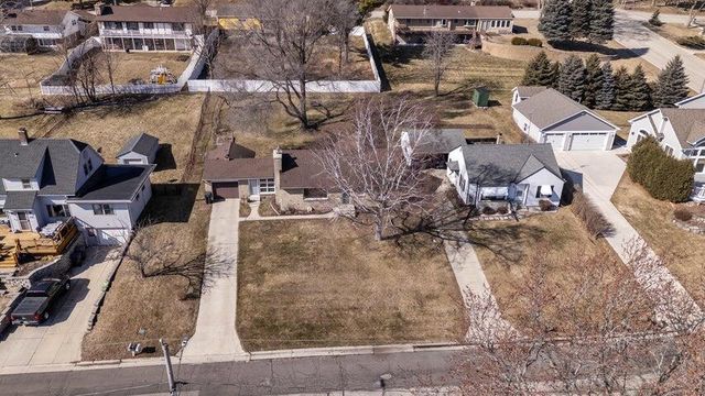337 Lake DRIVE, Random Lake, WI 53075