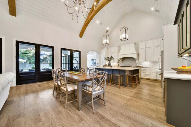 10 Peerless Point Place, Tomball, TX 77375