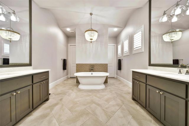 10 Peerless Point Place, Tomball, TX 77375