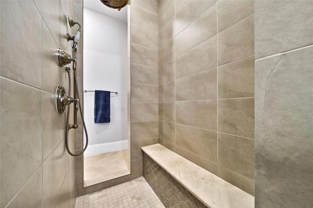 10 Peerless Point Place, Tomball, TX 77375