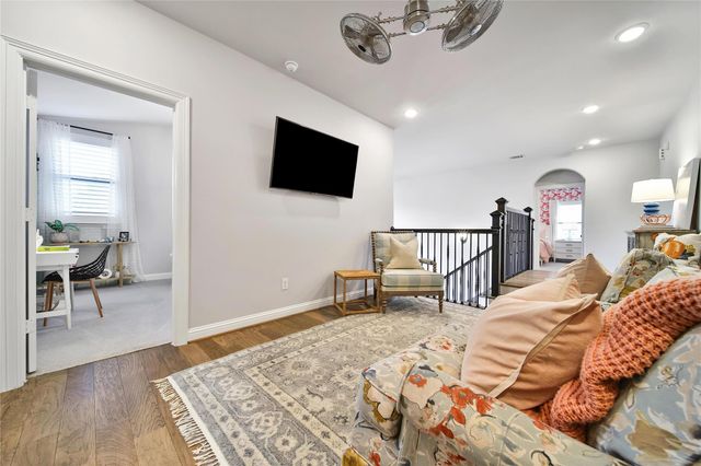 10 Peerless Point Place, Tomball, TX 77375