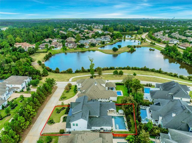 10 Peerless Point Place, Tomball, TX 77375