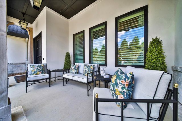 10 Peerless Point Place, Tomball, TX 77375