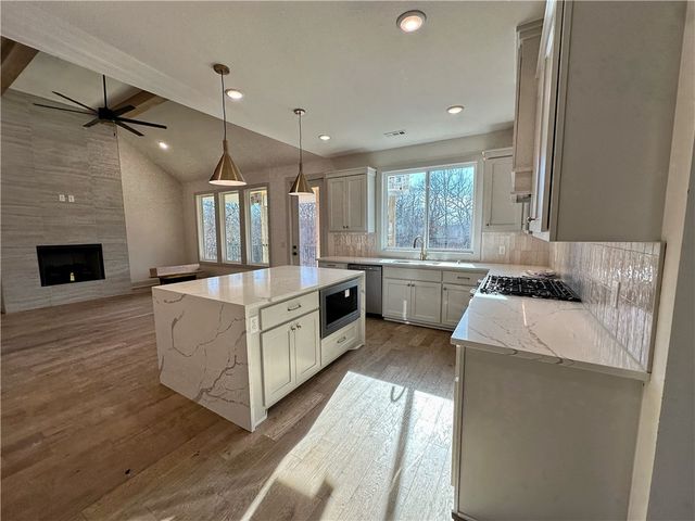 20 Creetown Lane, Bella Vista, AR 72715