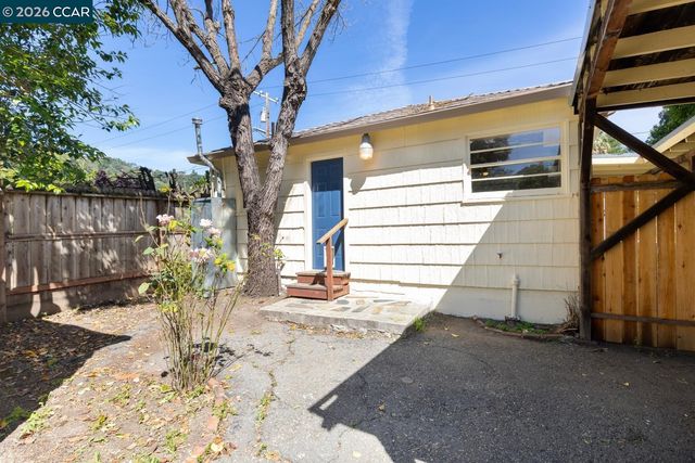 3265 Hillview Ln, Lafayette, CA 94549