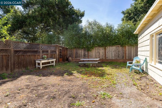 3265 Hillview Ln, Lafayette, CA 94549