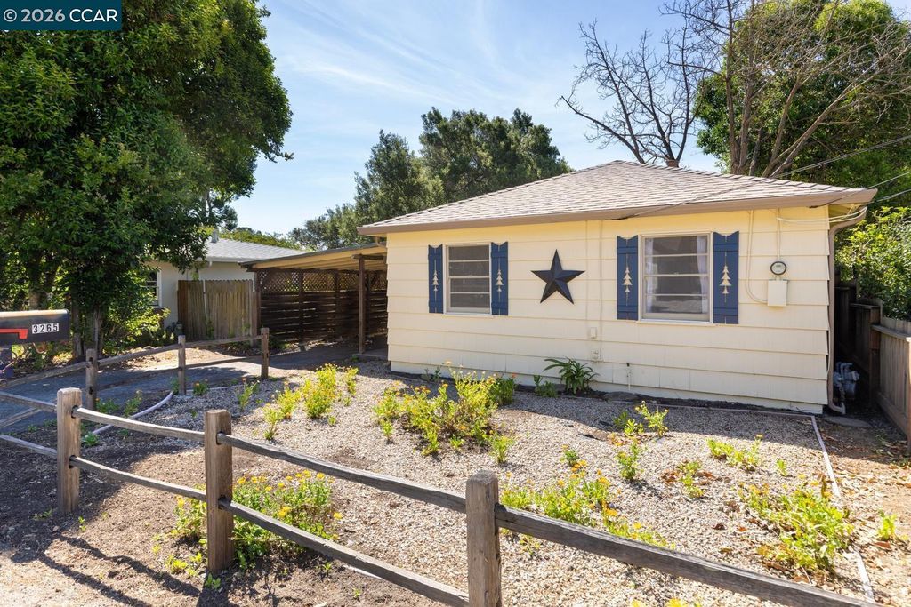 3265 Hillview Ln, Lafayette, CA 94549