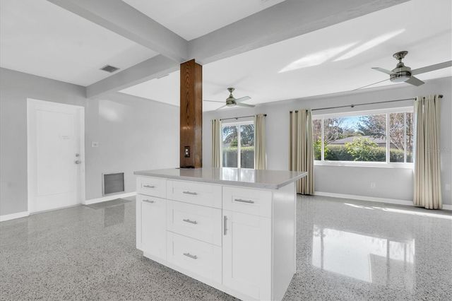 1903 42ND WAY N, St Petersburg, FL 33713